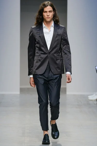 Look 37